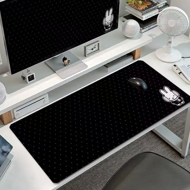وسادة فأرة كبيرة لطيفة على شكل - مراجعة Gaming Accessories Table وسعره