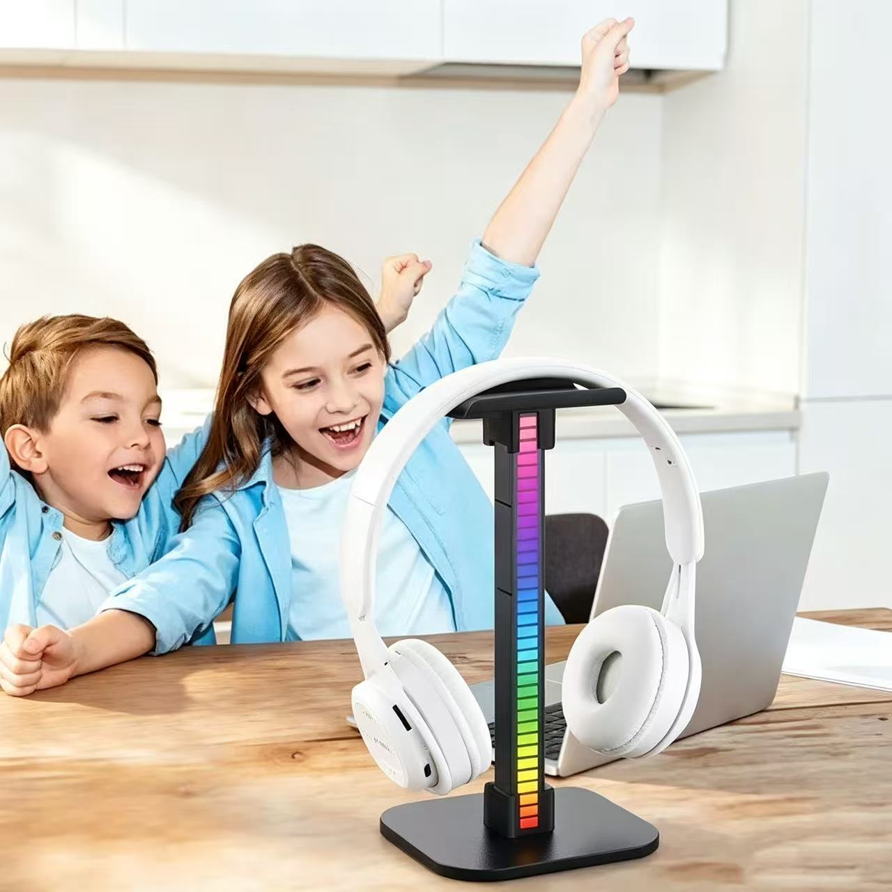 حامل سماعات ألعاب USB مع إضاءة - مراجعة Gaming Accessories Sale وسعره